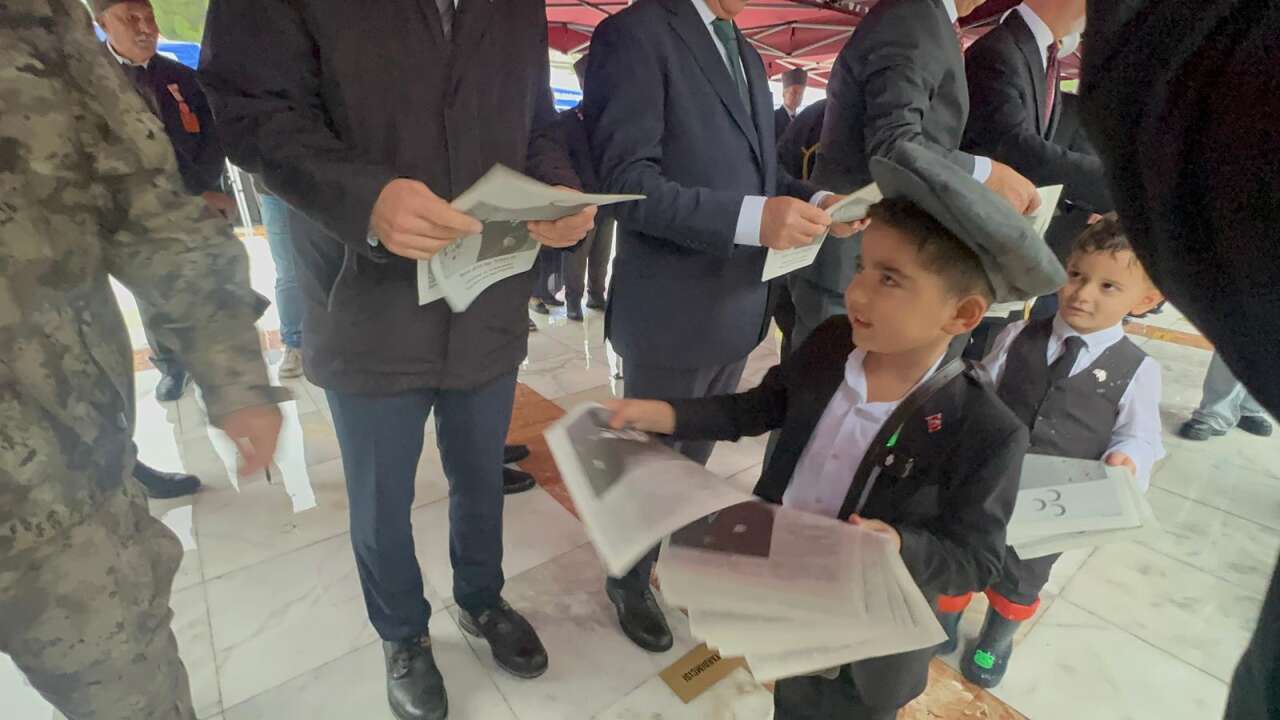 Muğla’da Cumhuriyet Bayramı Töreni Sağanak Yağış Altında Başladı 8
